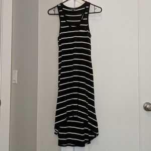Express XS blk/wht stripe midi dress w/longer back